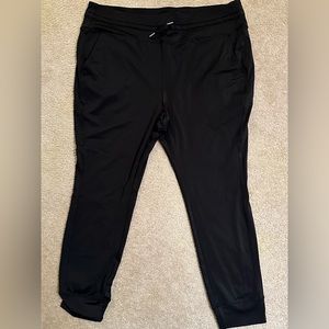 Halara black legging joggers with pockets size 3xl
